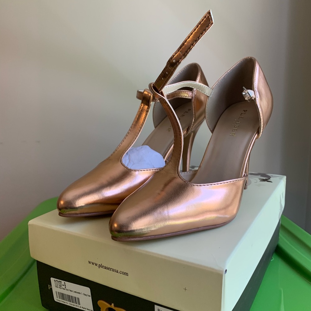 Rose gold t-strap shoes - Sz 9
